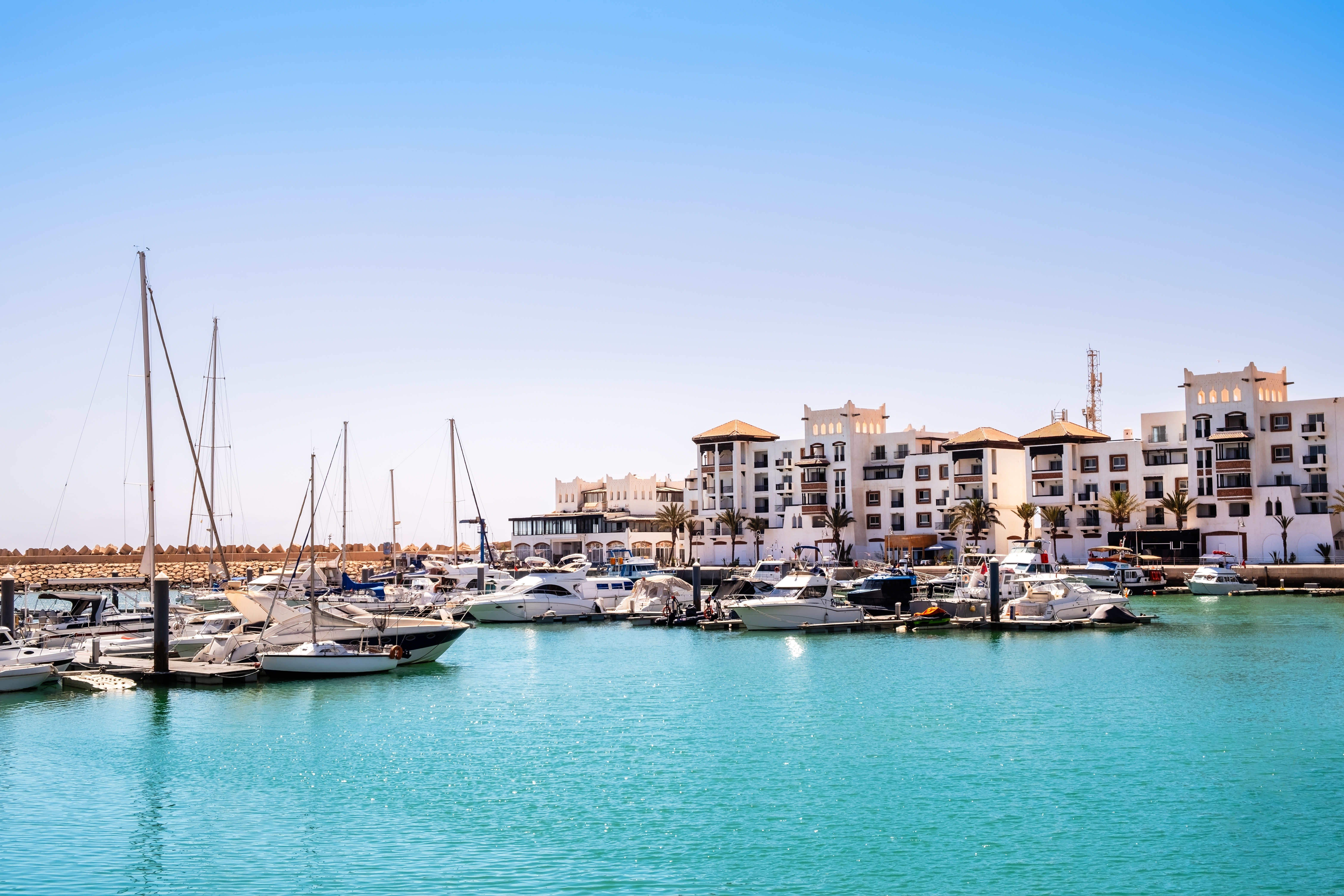 Luksus marina med både og moderne lejligheder i Agadir Marokko