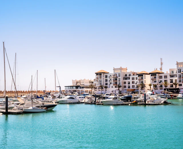 Luksus marina med både og moderne lejligheder i Agadir Marokko