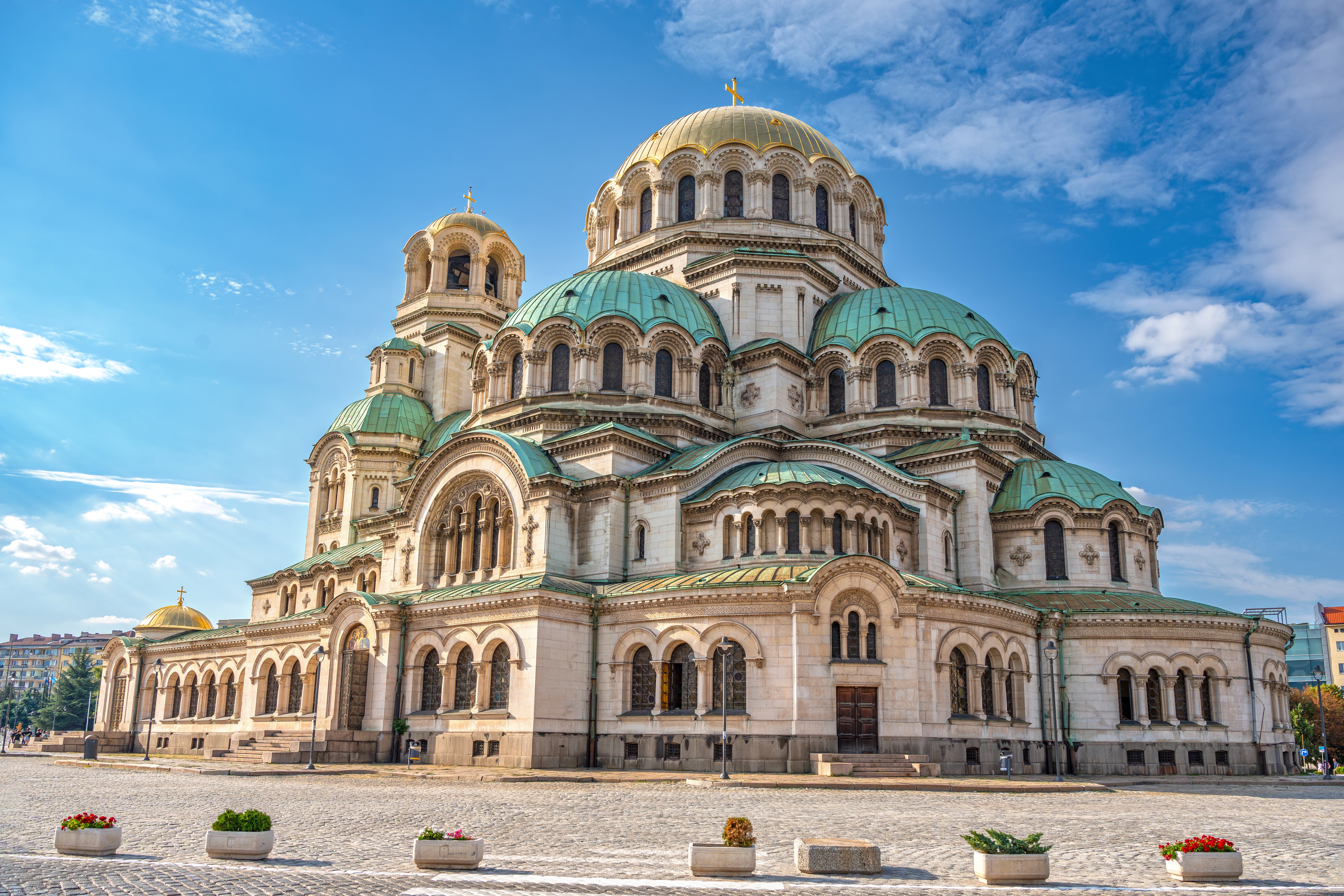 Alexander Nevsky Katedral i Sofia Bulgarien med gyldne kupler og byzantinsk arkitektur