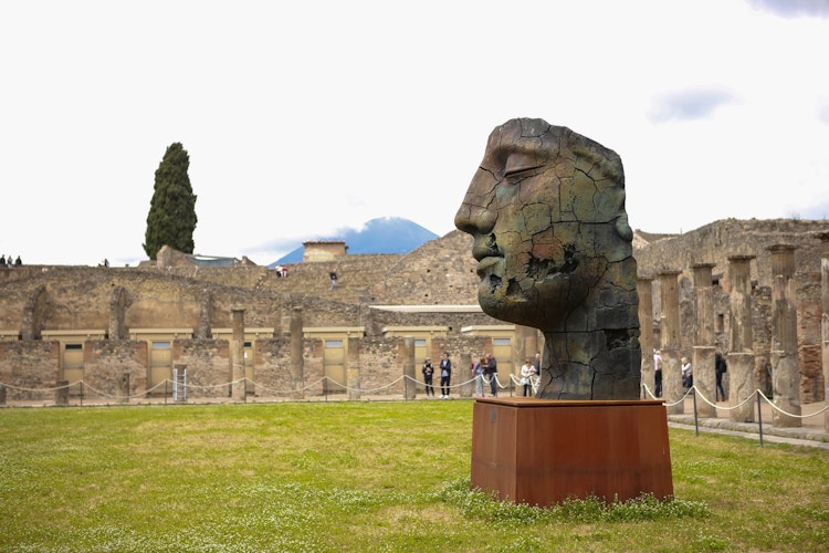 antik-bronzehoved-statue-pompeji-italien