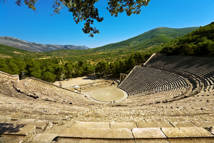 Det antikke teater i Epidaurus, Grækenland - et velbevaret UNESCO verdensarvssted fra 340 f.Kr. med perfekt akustik