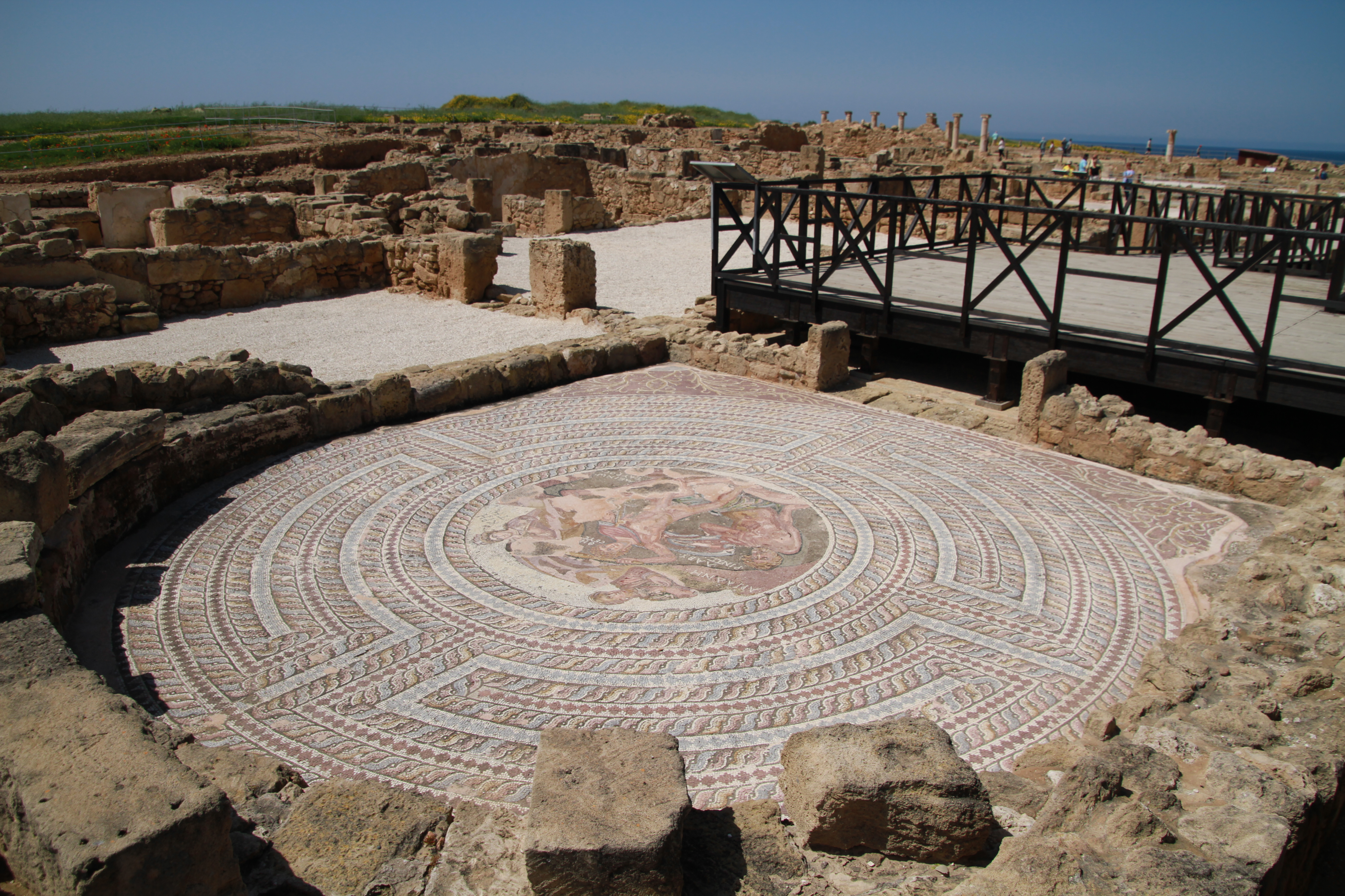 Velbevarede romerske mosaikker med geometriske mønstre i Kato Paphos arkæologiske park på Cypern, UNESCO verdensarvsområde