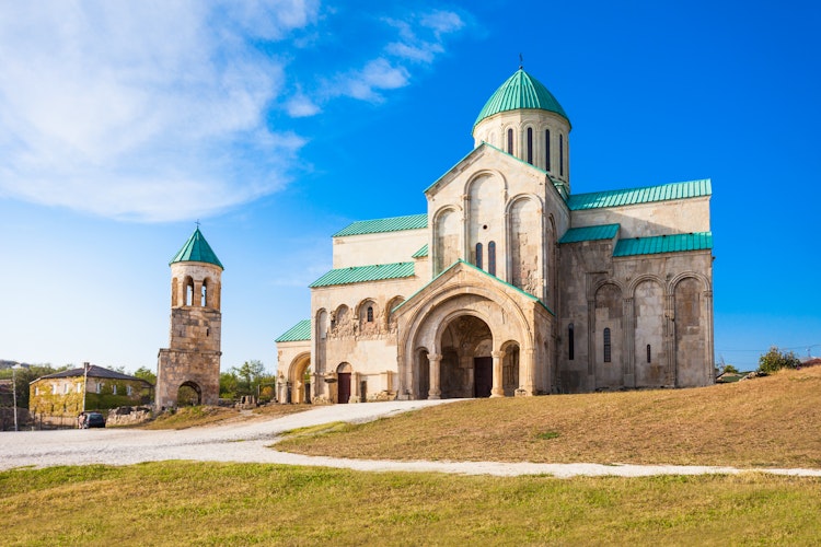 Den historiske Bagrati-katedral fra 1000-tallet i Kutaisi, et UNESCO verdensarvssted og et af Georgiens mest betydningsfulde religiøse monumenter