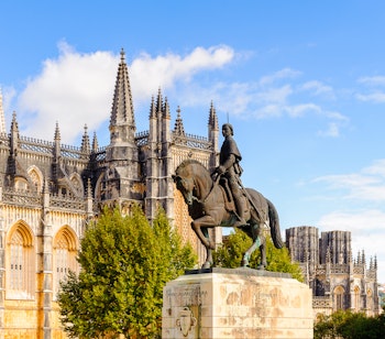 Det historiske Batalha-kloster i Portugal med imponerende gotisk arkitektur og UNESCO-verdensarvsstatus