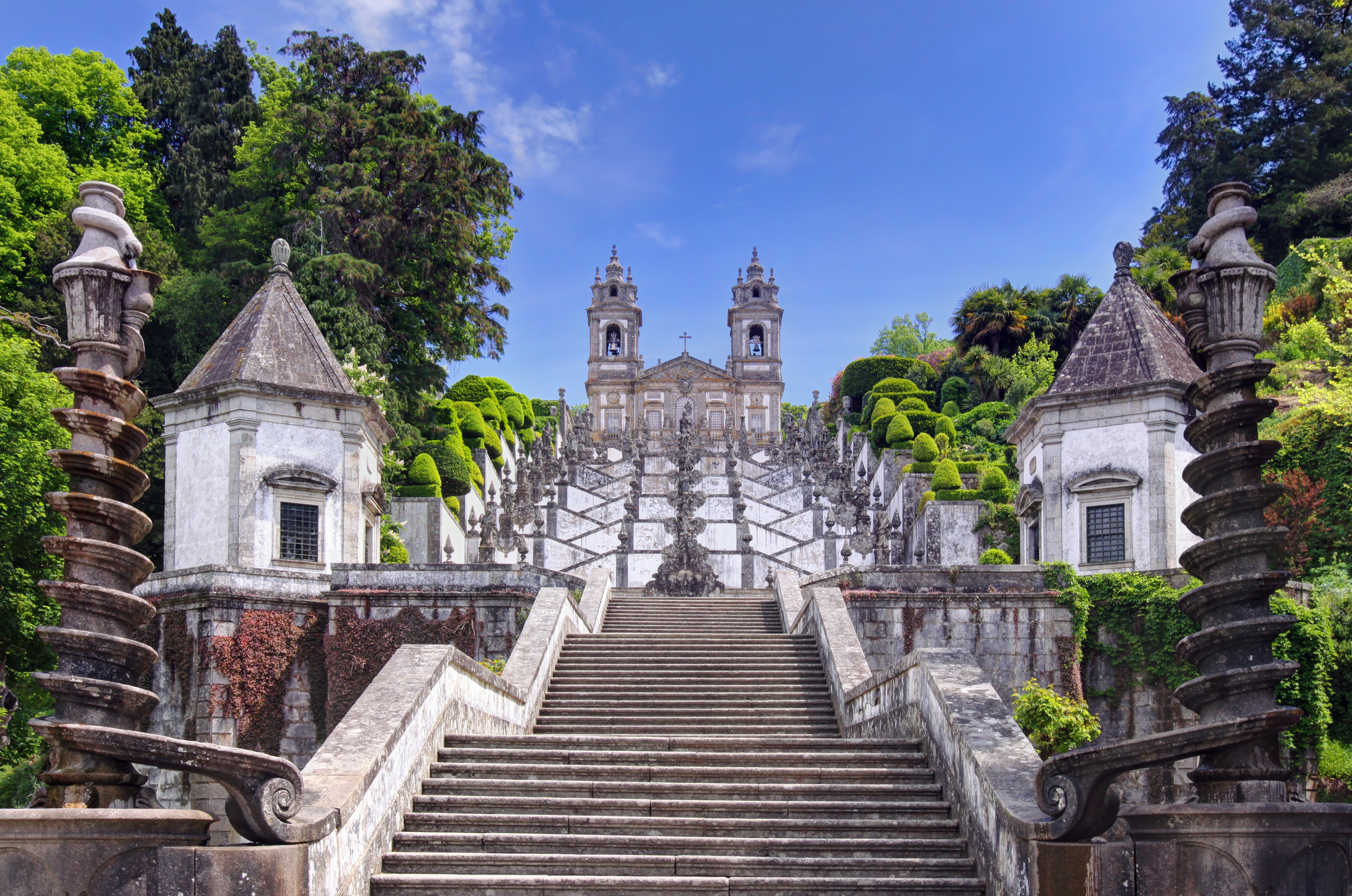 Bom Jesus do Monte barok helligdom med zigzag trappe i Braga Portugal