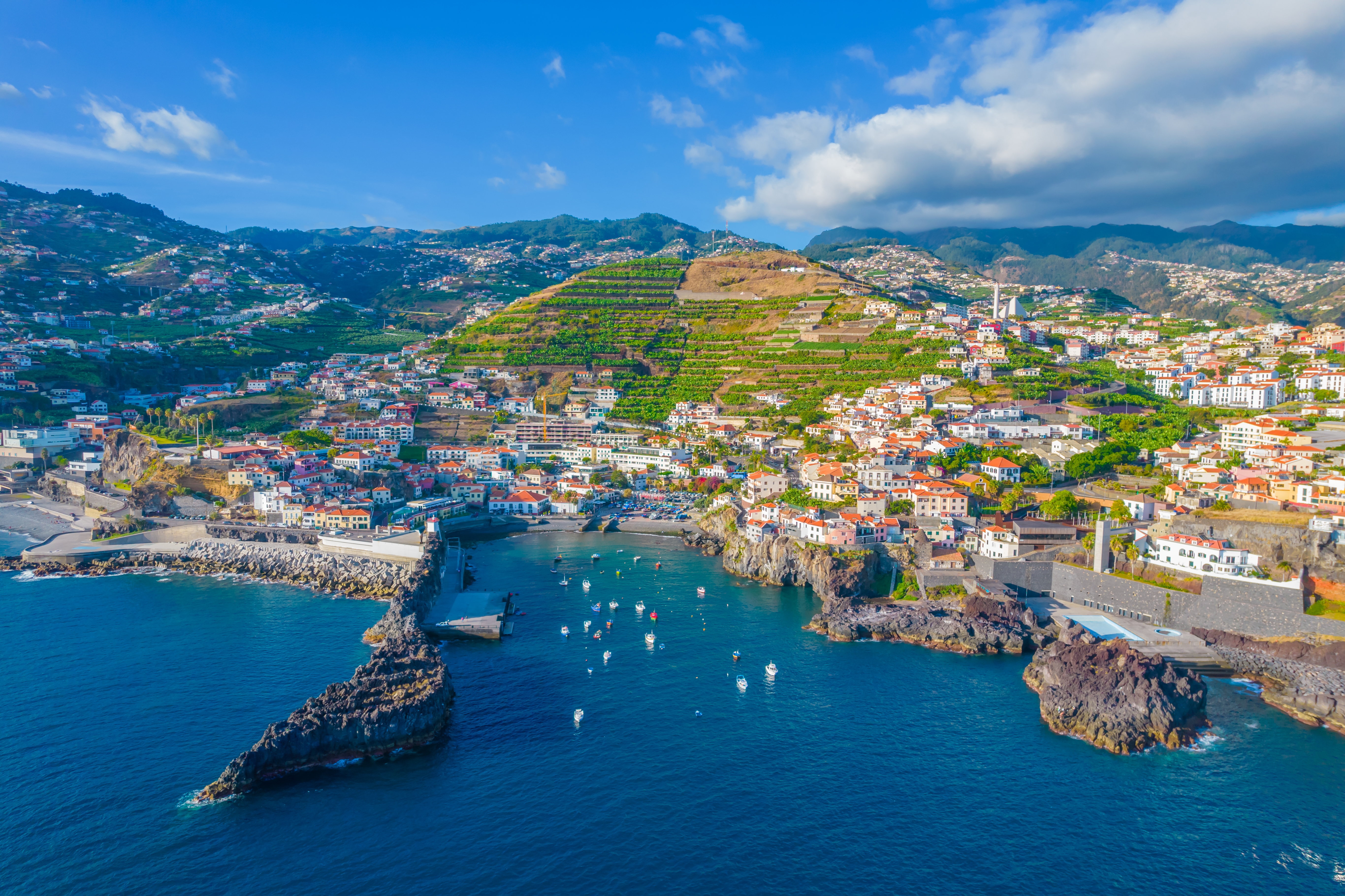 camara-de-lobos-fiskerby-madeira-portugal-panorama