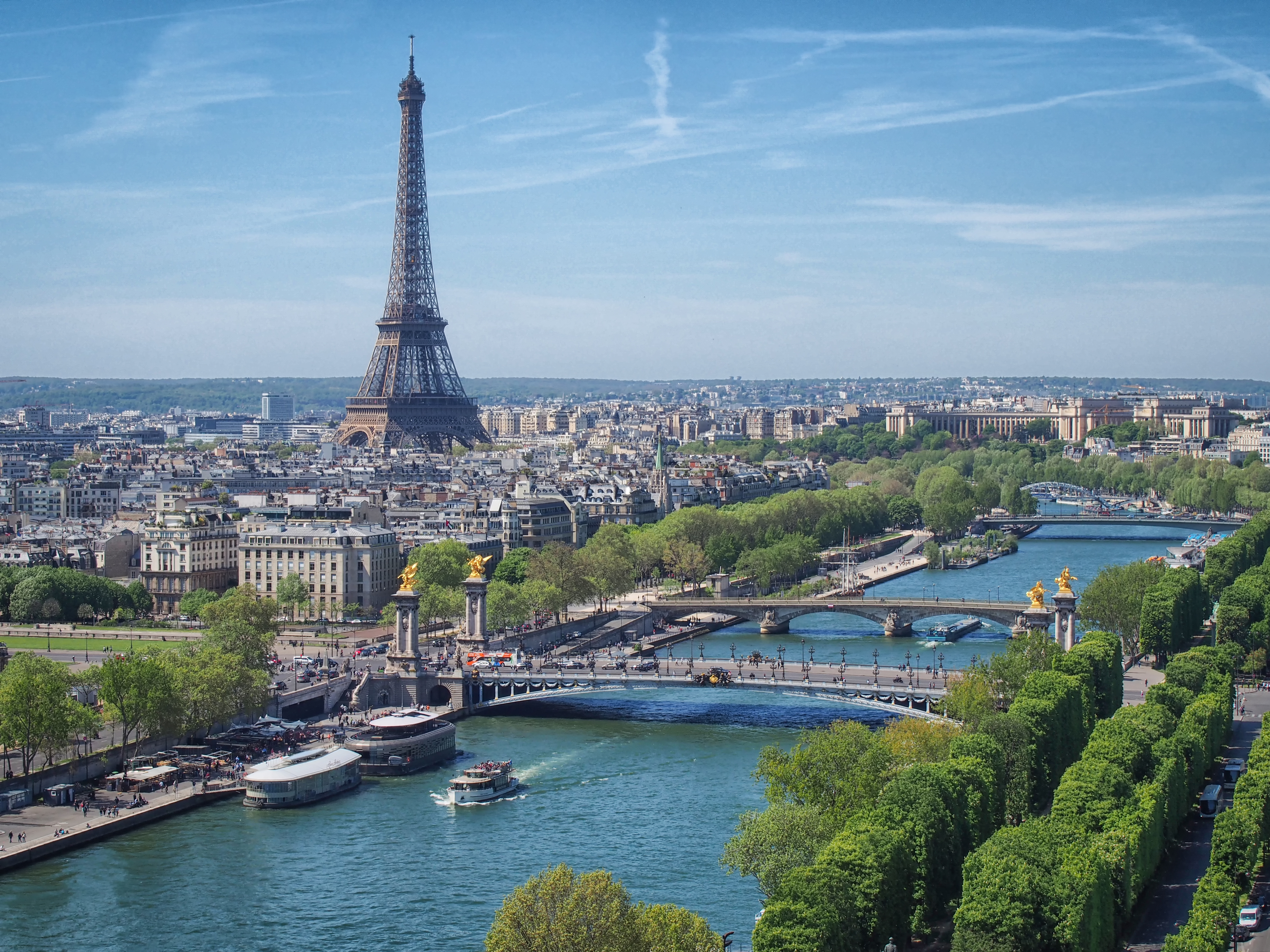 Luftfoto af Eiffeltårnet og Seine-floden med broer i Paris Frankrig