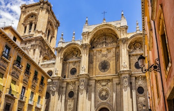 Granada Katedralen med imponerende renæssance-arkitektur i hjertet af Andalusien, Spanien - et historisk religiøst landemærke fra 1561