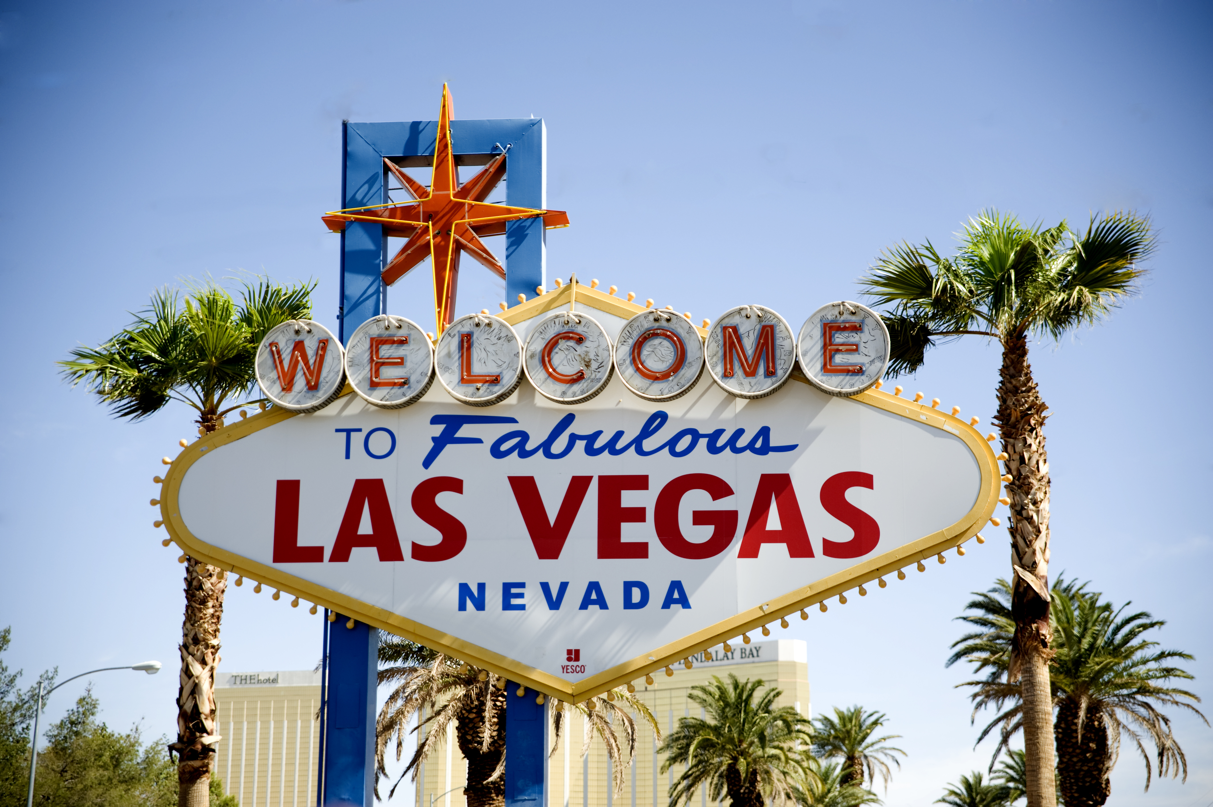 Det berømte Welcome to Fabulous Las Vegas Nevada skilt med palmer