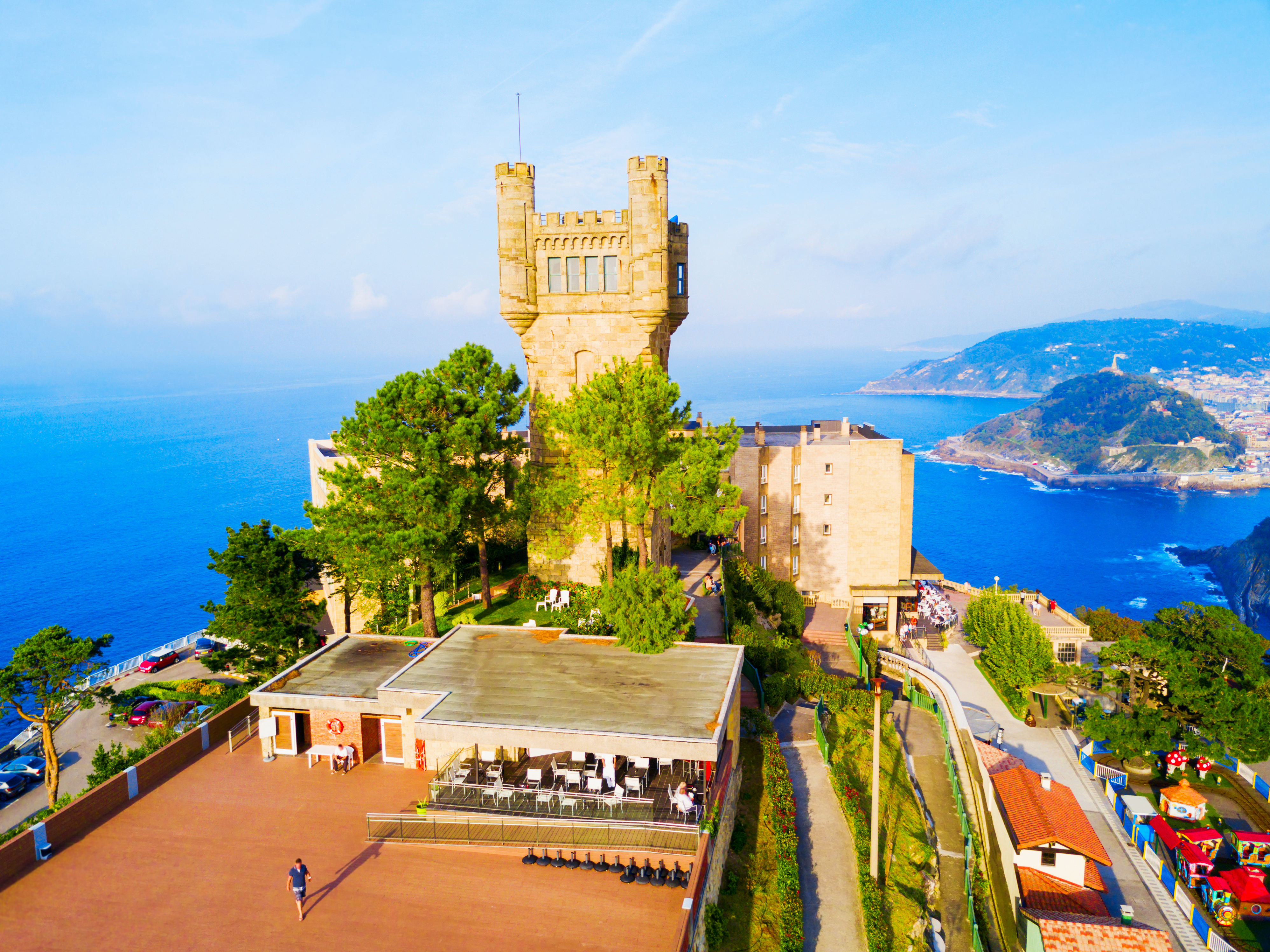Fantastisk panoramaudsigt over San Sebastian og La Concha-bugten fra Monte Igueldo udsigtstårnet i Baskerlandet