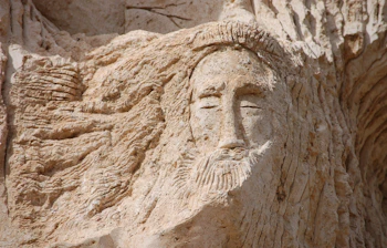 Historisk udsigt fra Nebobjerget i Jordan, hvor Moses skuede ud over Det Forjættede Land, med antikke ruiner og panoramisk ørkenlandskab