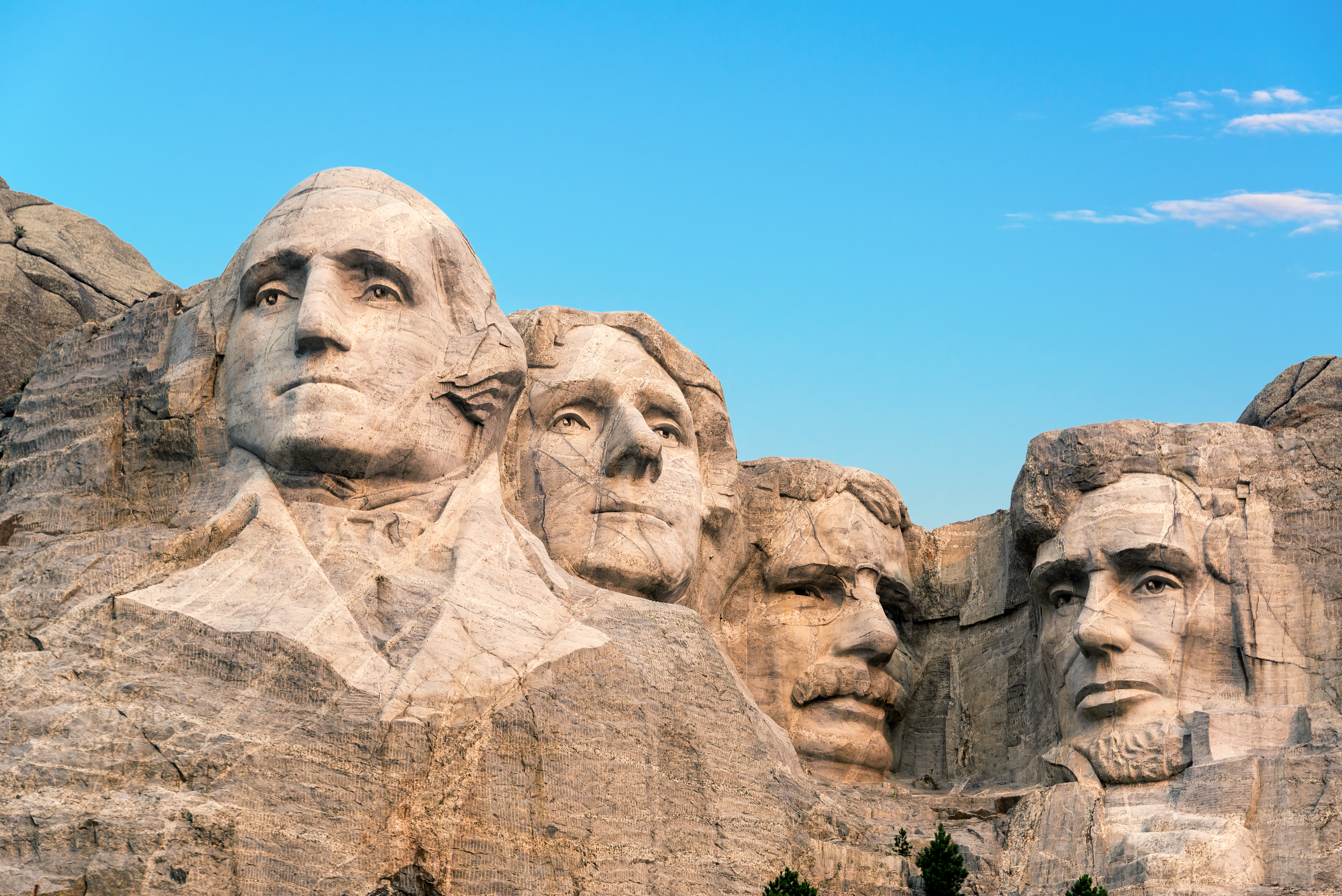 Mount Rushmore National Memorial med fire amerikanske præsidenter hugget i bjerg i South Dakota