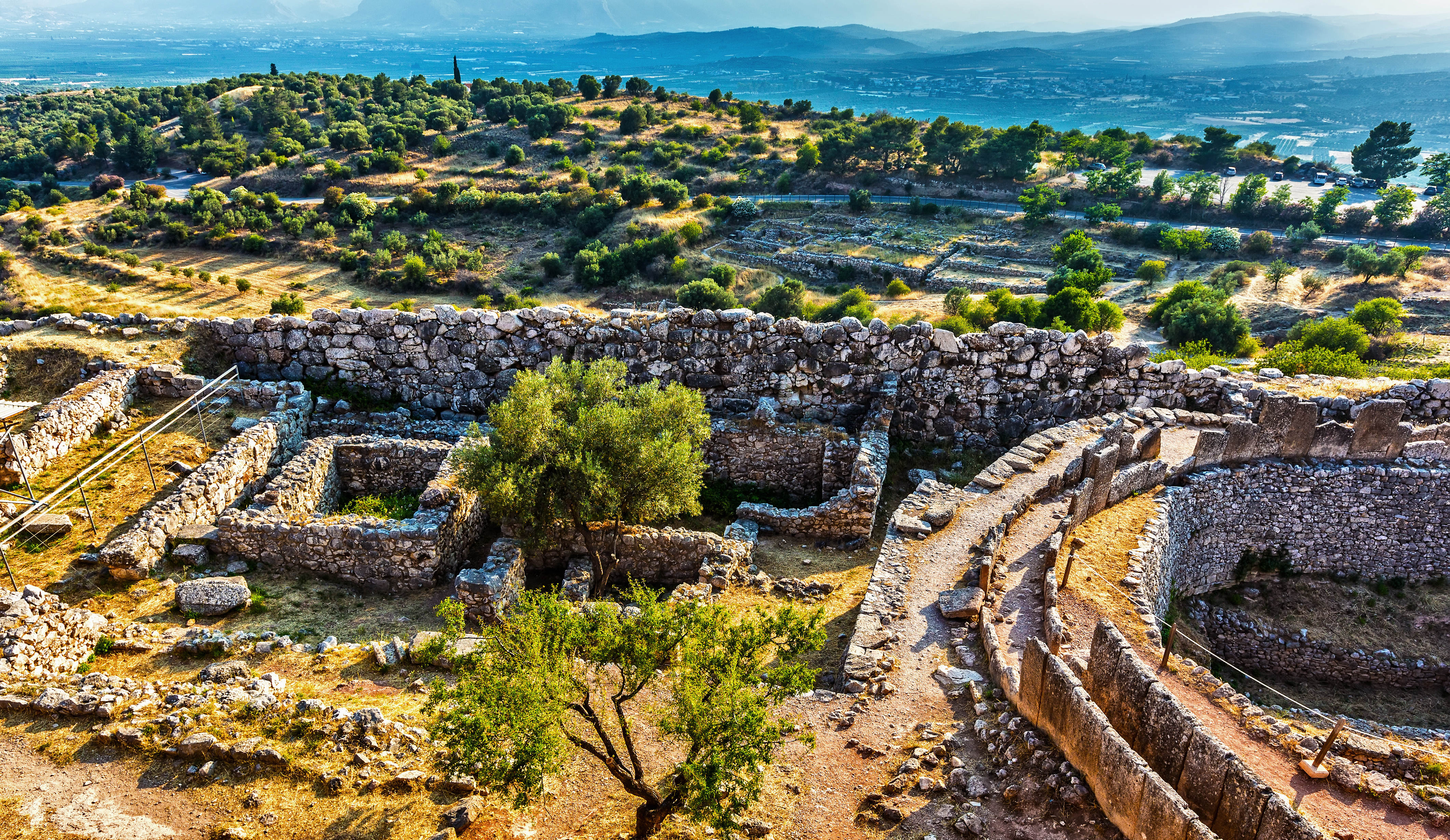 Antikke Mycenae ruiner med stenbyggerier og fæstningsanlæg i Grækenland
