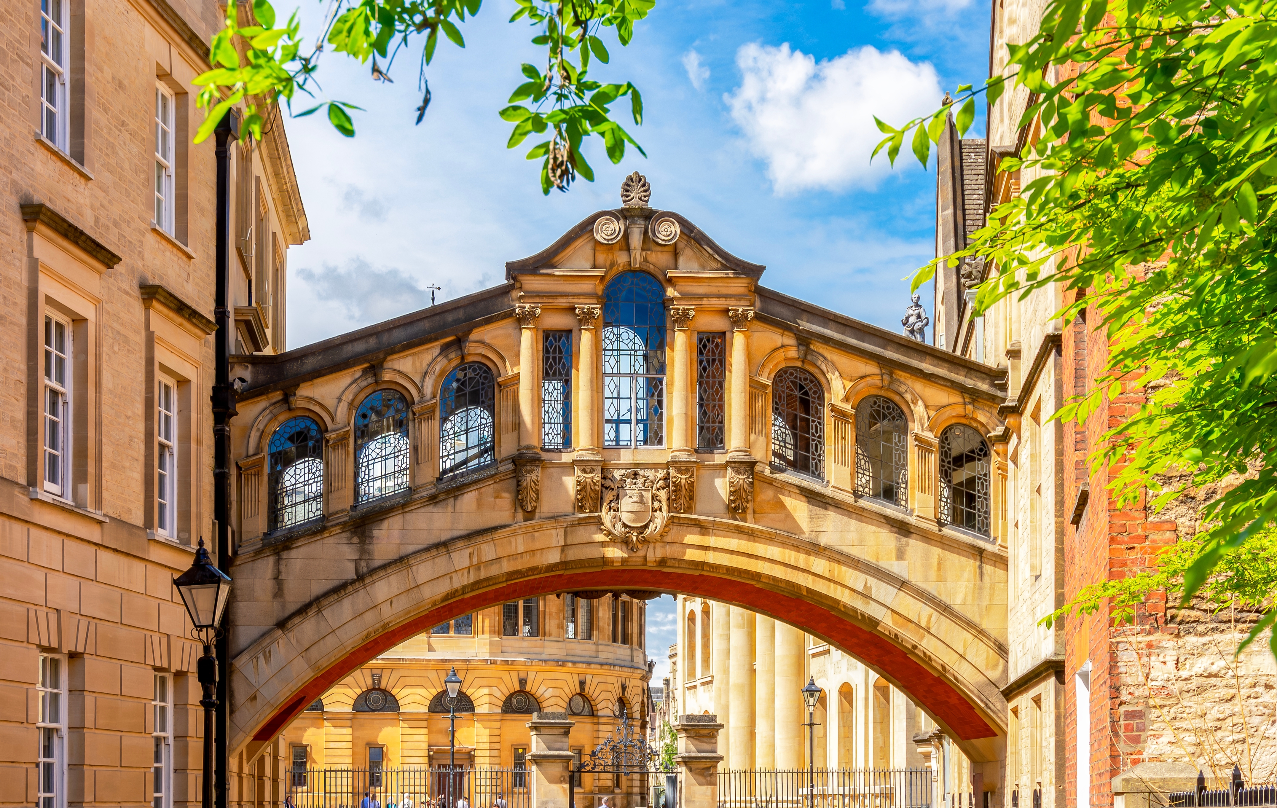 Den berømte Bridge of Sighs i Oxford der forbinder Hertford College bygninger