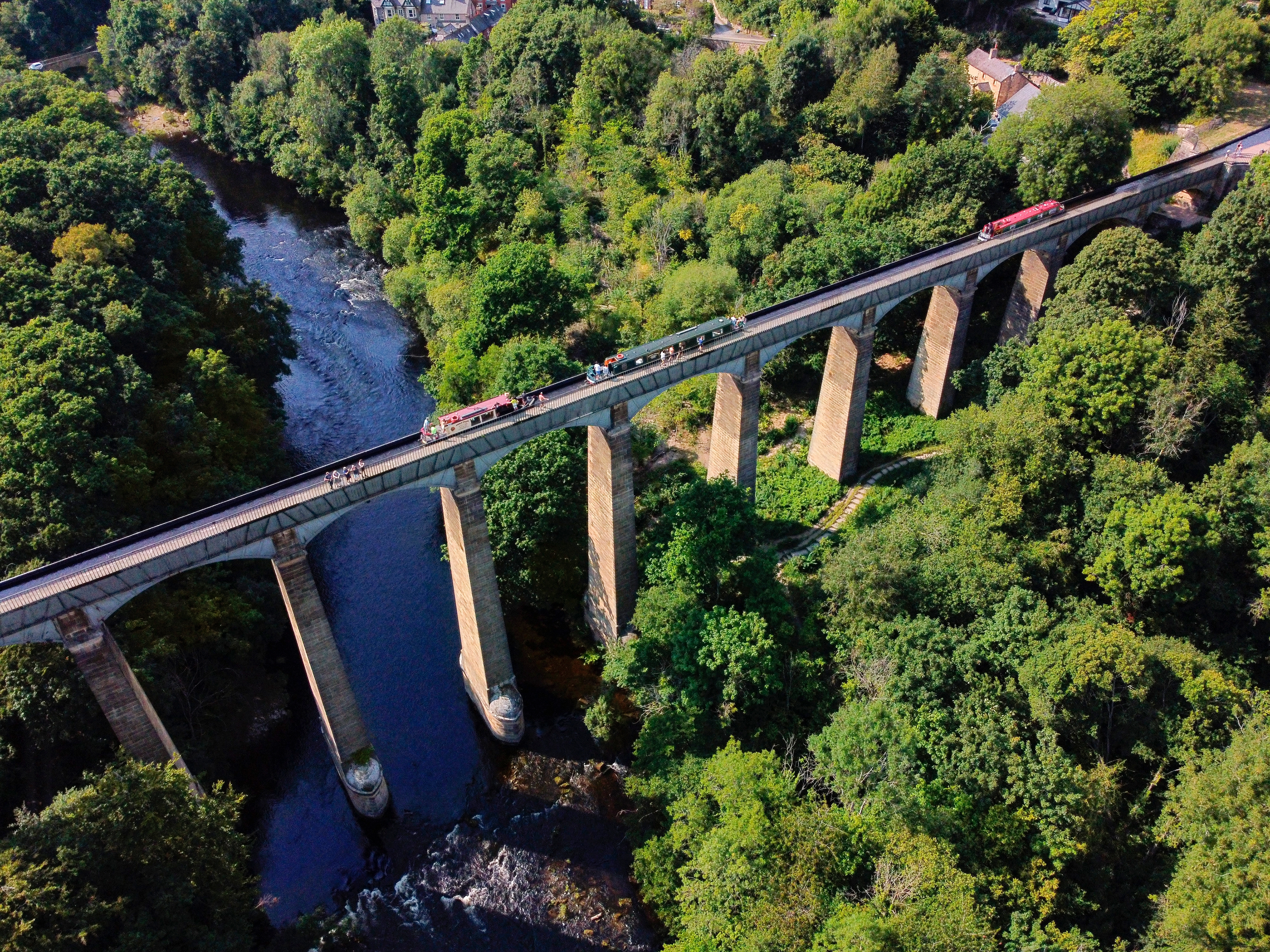 Luftfoto af historiske Pontcysyllte Akvadukt bro over River Dee i Wales