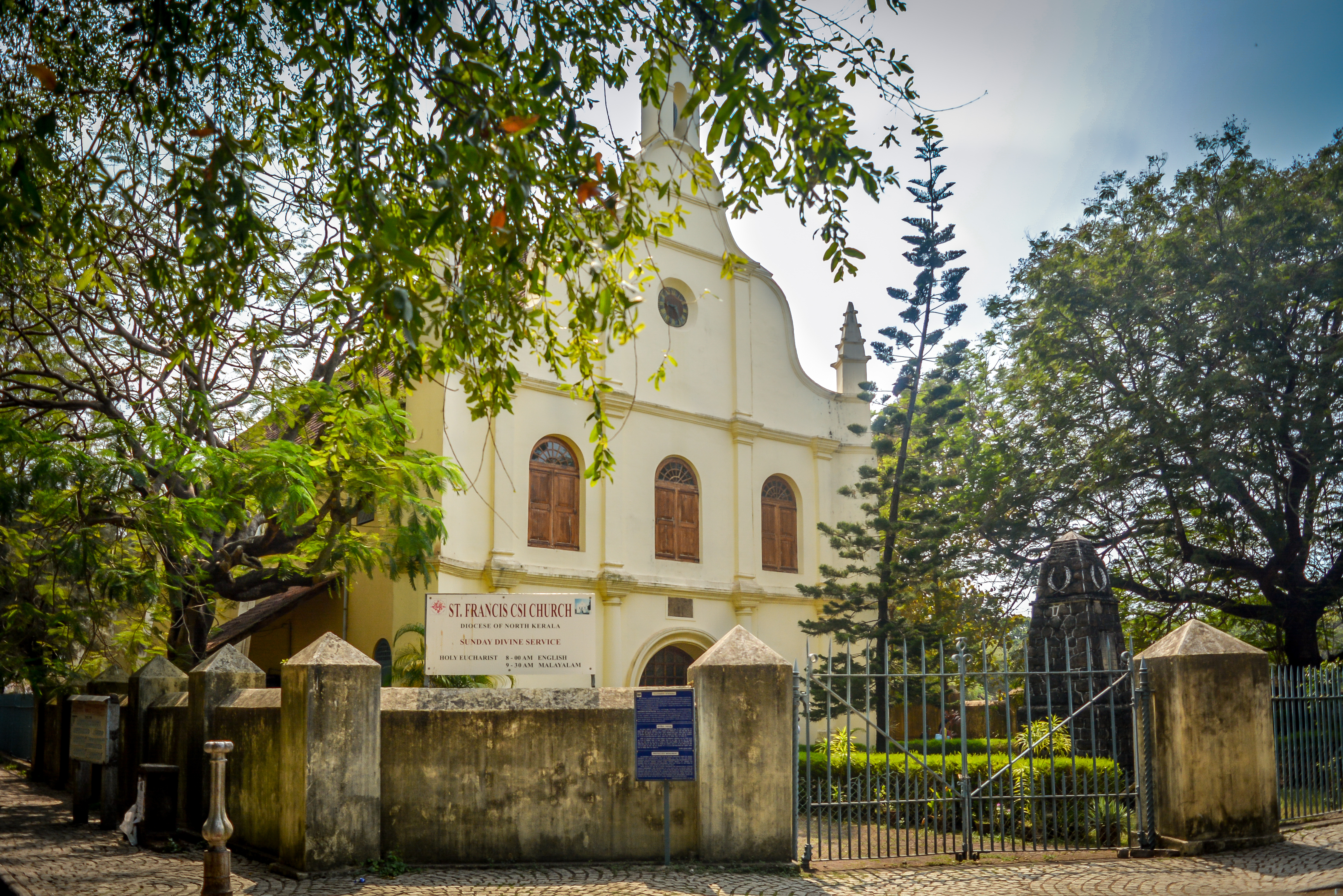 Den historiske St. Francis Kirke i Cochin, en af Indiens ældste kirker og en populær turistattraktion i Kerala med karakteristisk kolonial arkitektur