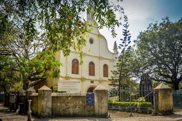 Den historiske St. Francis Kirke i Cochin, en af Indiens ældste kirker og en populær turistattraktion i Kerala med karakteristisk kolonial arkitektur