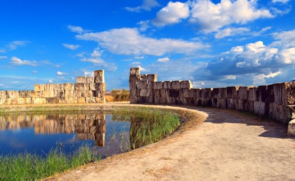 Stilhedens Teater (Teatro del Silenzio) i Lajatico, grundlagt af Andrea Bocelli, med smuk udsigt over det toskanske landskab nær Pisa