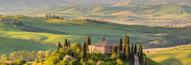 Idyllisk toscansk villa på bakketop nær Montecatini Terme, udgangspunkt for Andrea Bocelli koncert i Lajatico
