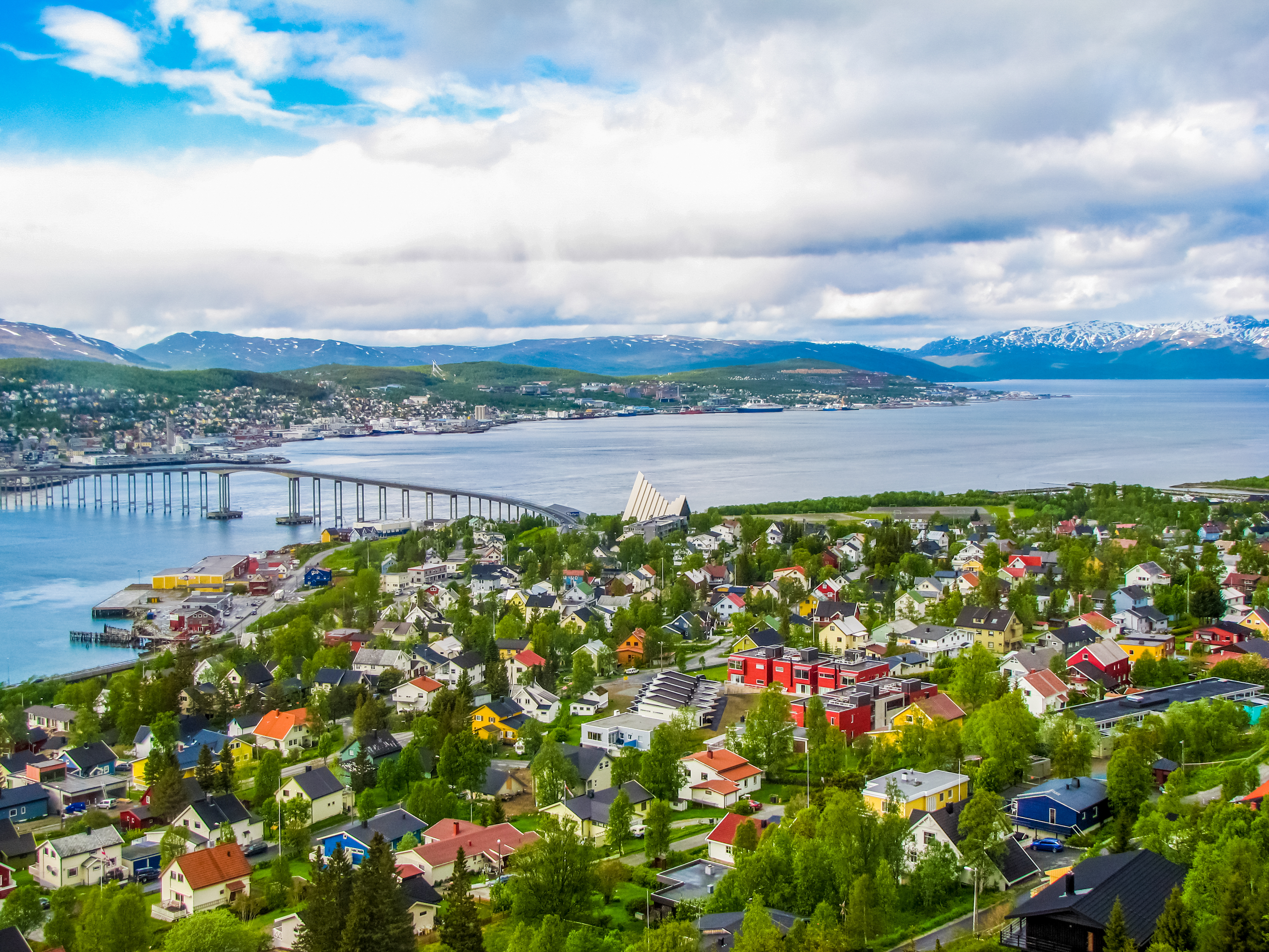 tromso-norge-sommer-fjord-luftfoto